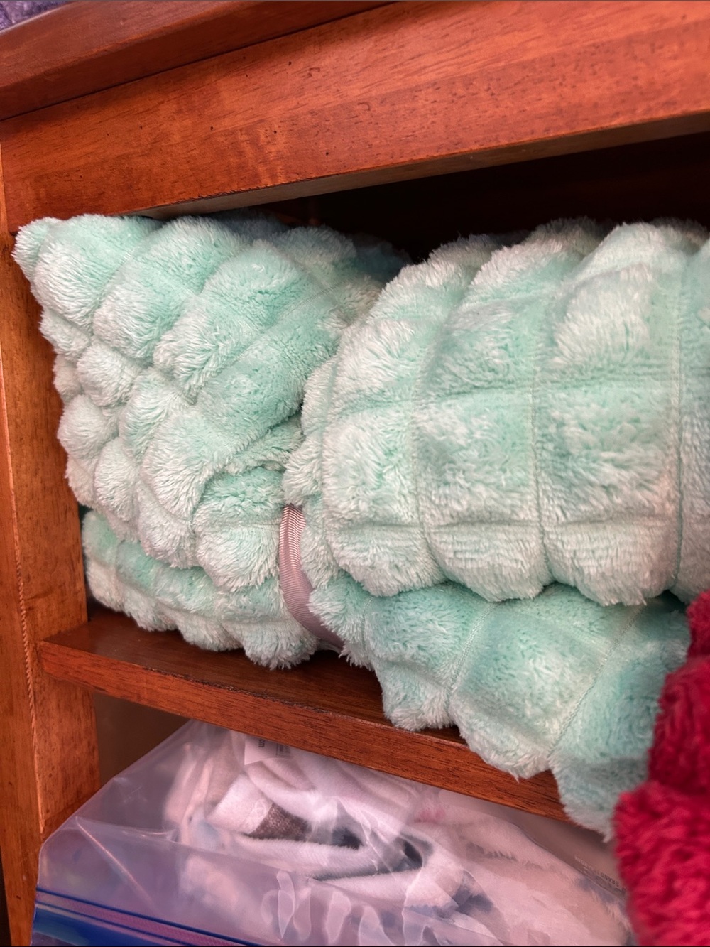 Plush Quilted Throw Blanket in Mint